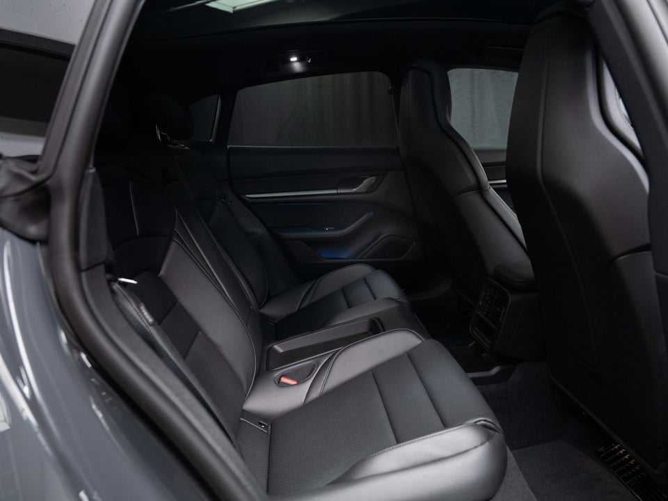 Porsche Taycan 4 Performance+ Cross Turismo 5d