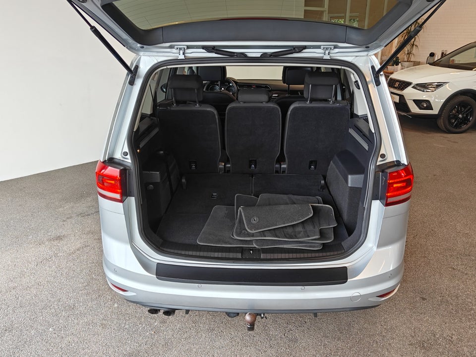 VW Touran 2,0 TDi 150 Highline DSG 7prs 5d