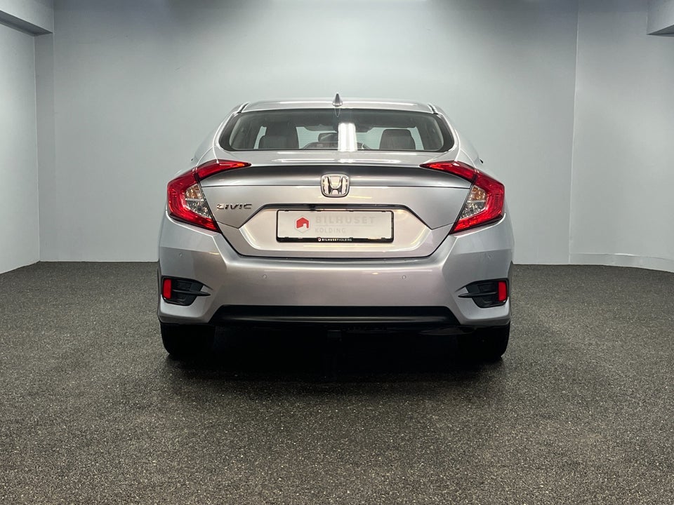 Honda Civic 1,6 i-DTEC Executive 4d