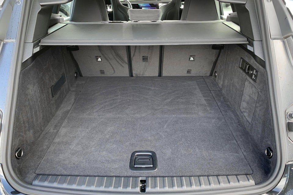 BMW iX xDrive60 Fully Charged 5d