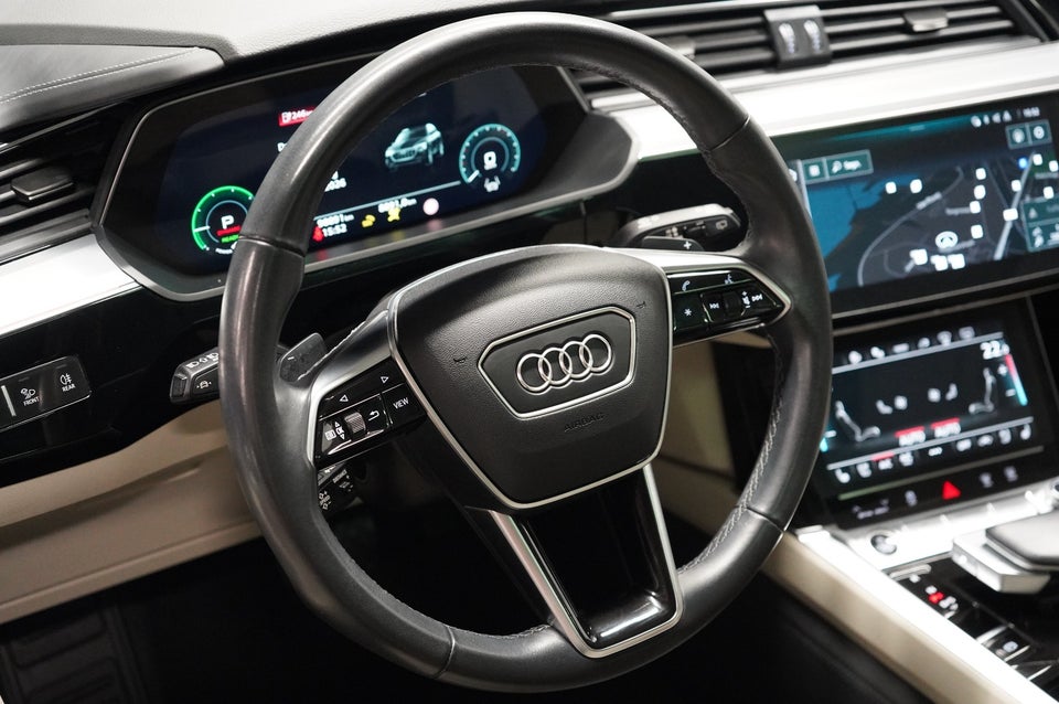 Audi Q8 e-tron 55 Prestige quattro 5d