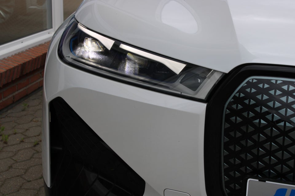 BMW iX xDrive40 Sport 5d