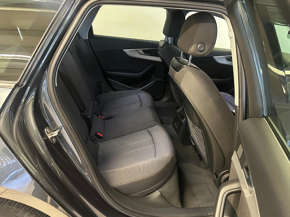 Audi A4 2,0 TDi 150 Avant S-tr. 5d