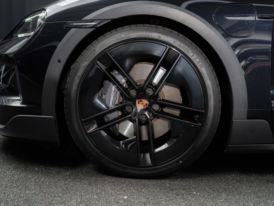 Porsche Taycan 4 Performance+ Cross Turismo 5d