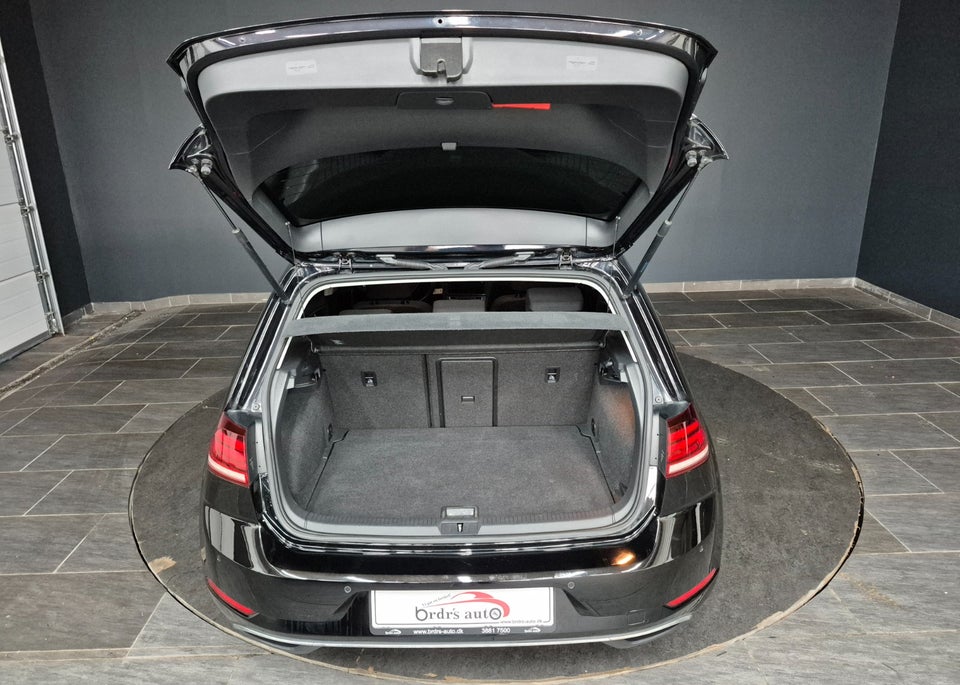 VW Golf VII 1,6 TDi 115 Comfortline 5d