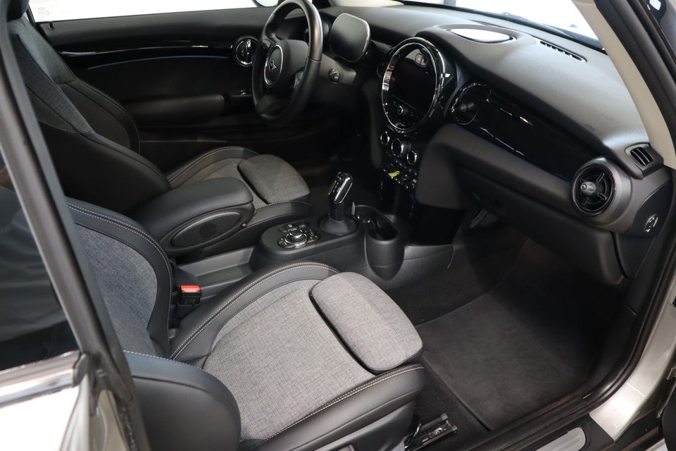 MINI Cooper SE Classic Trim 3d