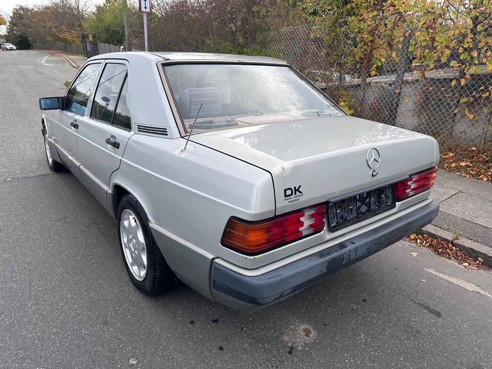 Mercedes 190 E 2,0 aut. 4d