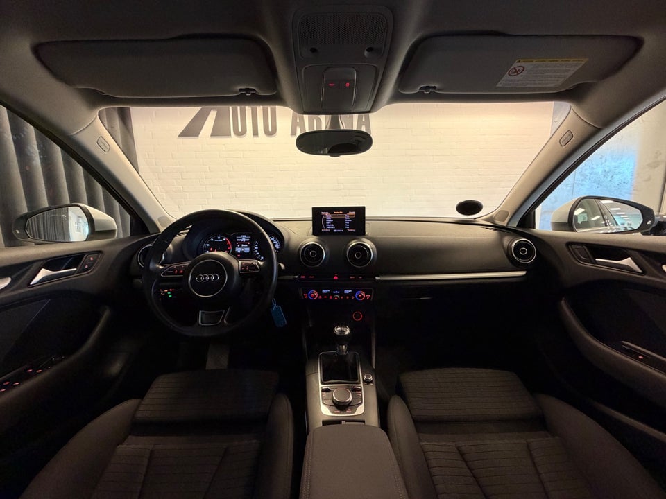 Audi A3 1,4 TFSi 122 Ambiente Sportback 5d