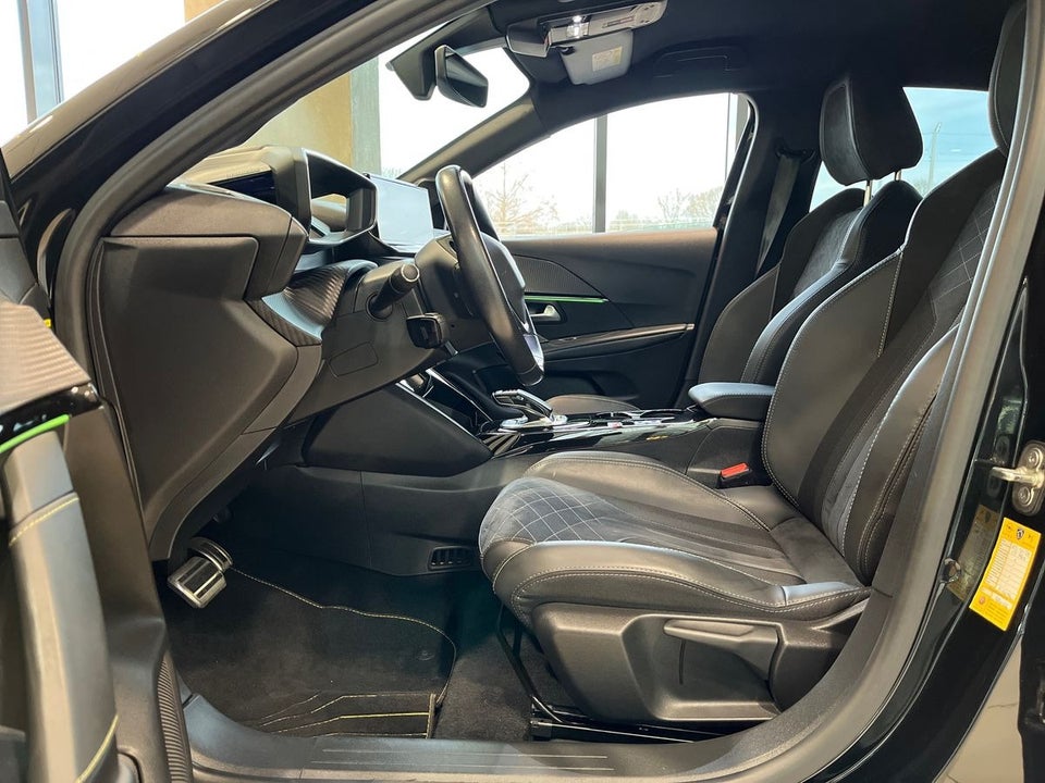 Peugeot e-208 50 GT Pack 5d