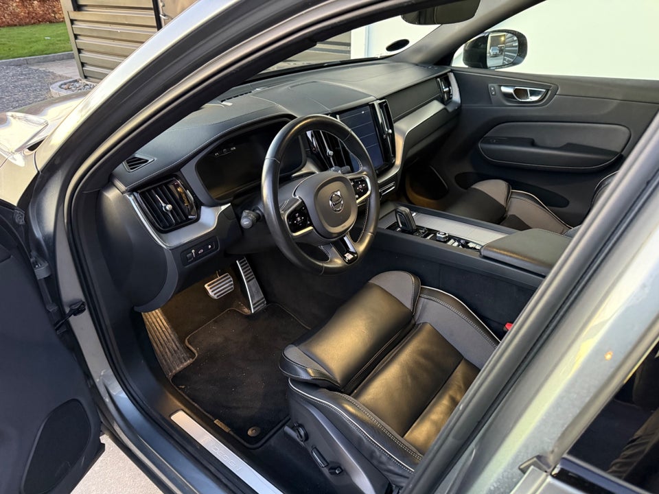 Volvo XC60 2,0 T8 390 R-Design aut. AWD 5d