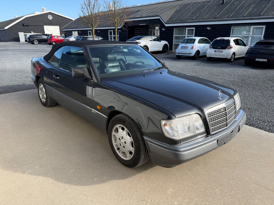 Mercedes E220 2,2 Cabriolet 2d