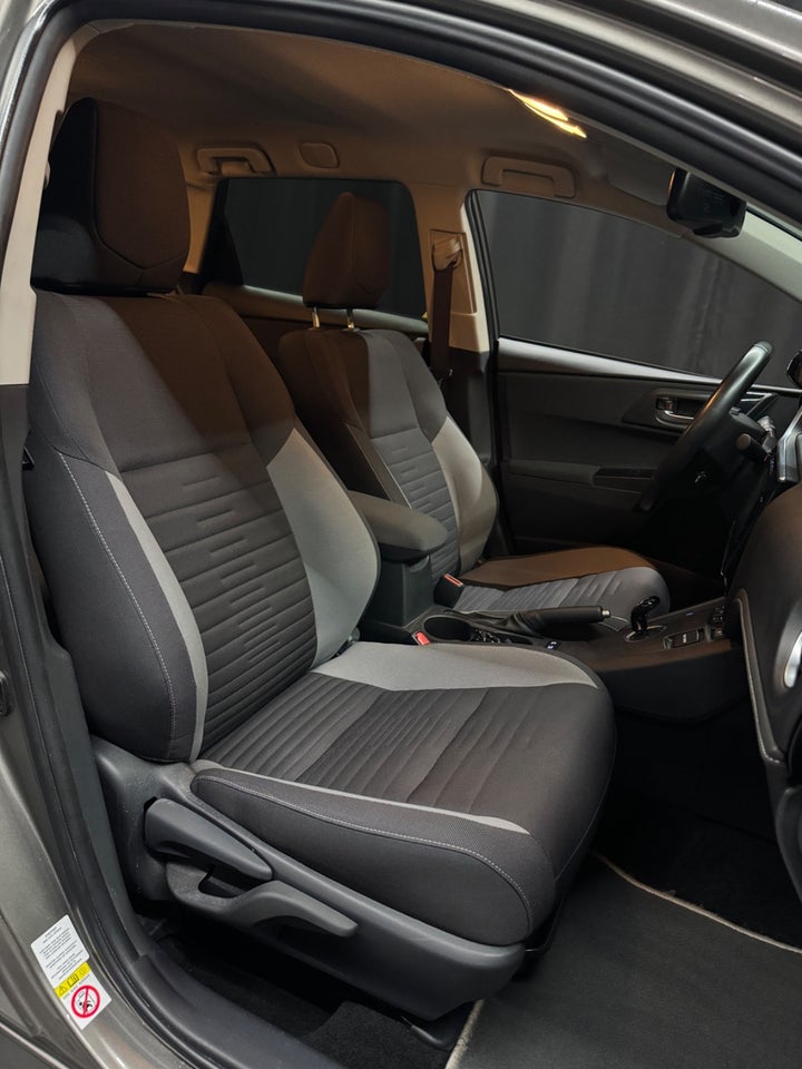 Toyota Auris 1,8 Hybrid H1 Touring Sports CVT 5d