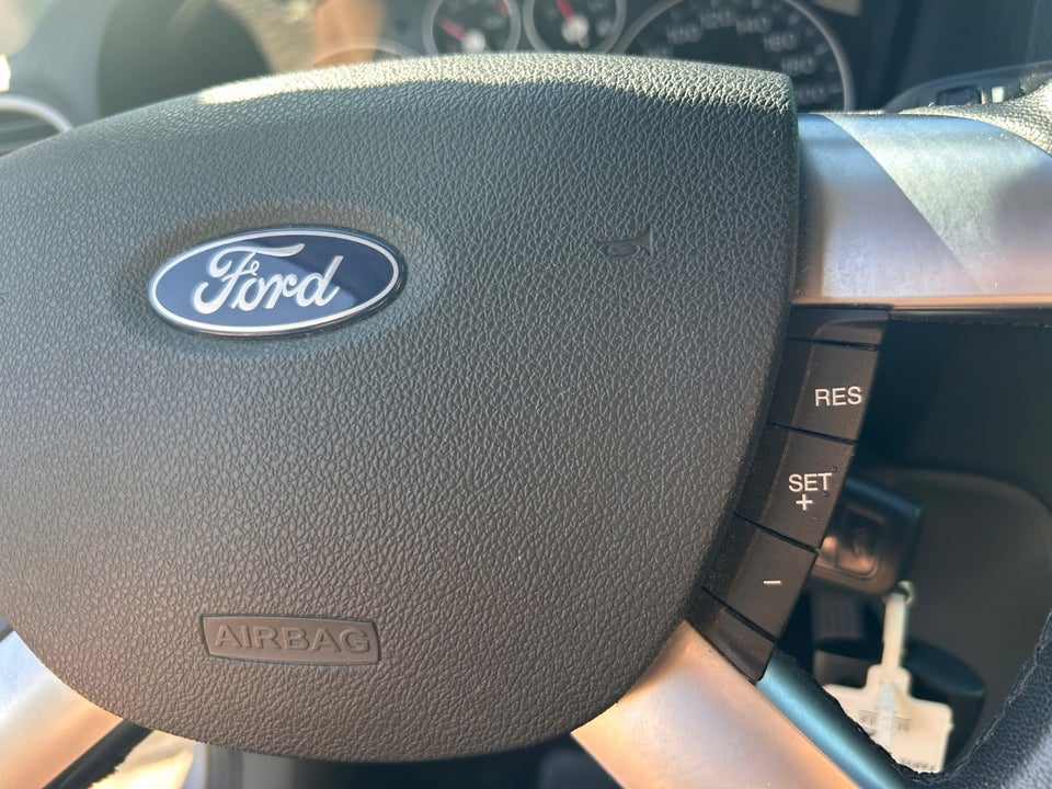 Ford Focus 1,6 Trend 100 5d
