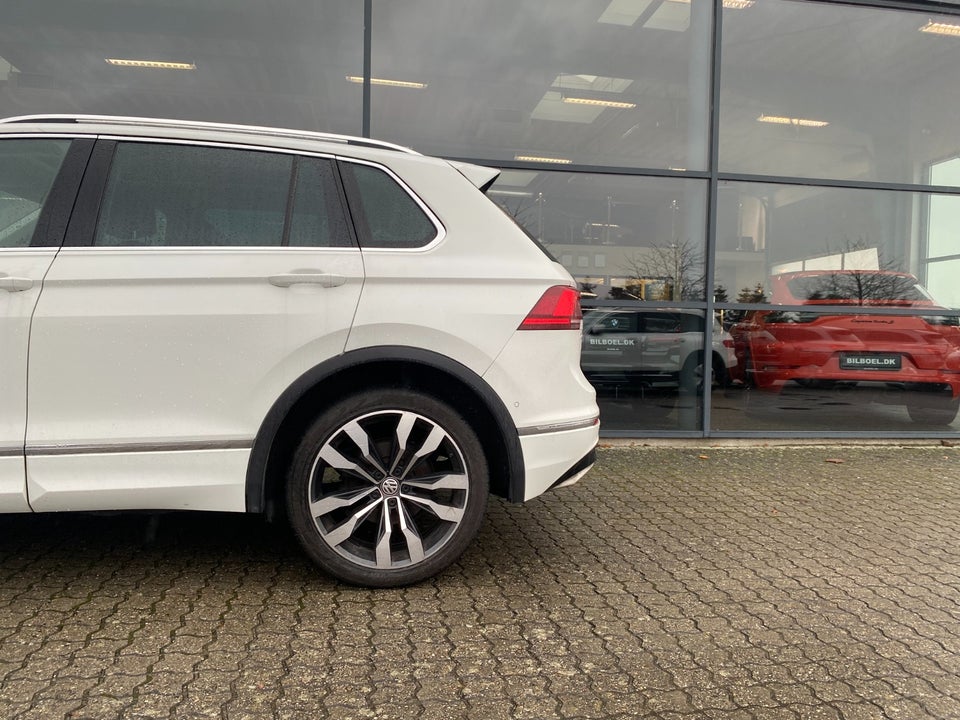 VW Tiguan 2,0 TSi 220 R-line DSG 4Motion 5d