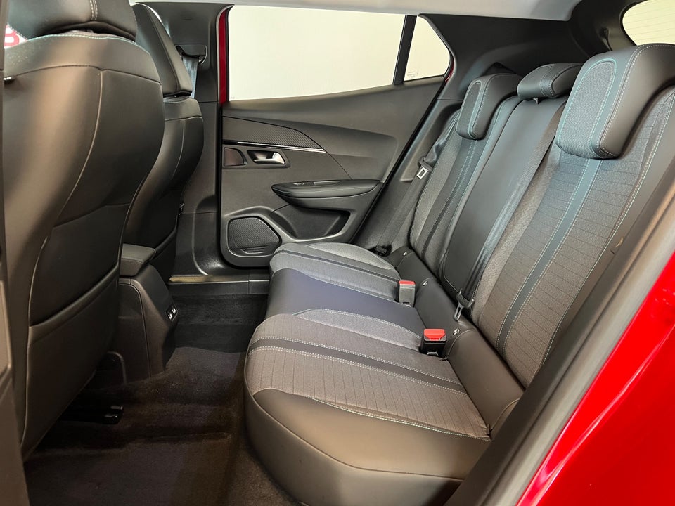 Peugeot 2008 1,5 BlueHDi 130 Allure Pack EAT8 5d