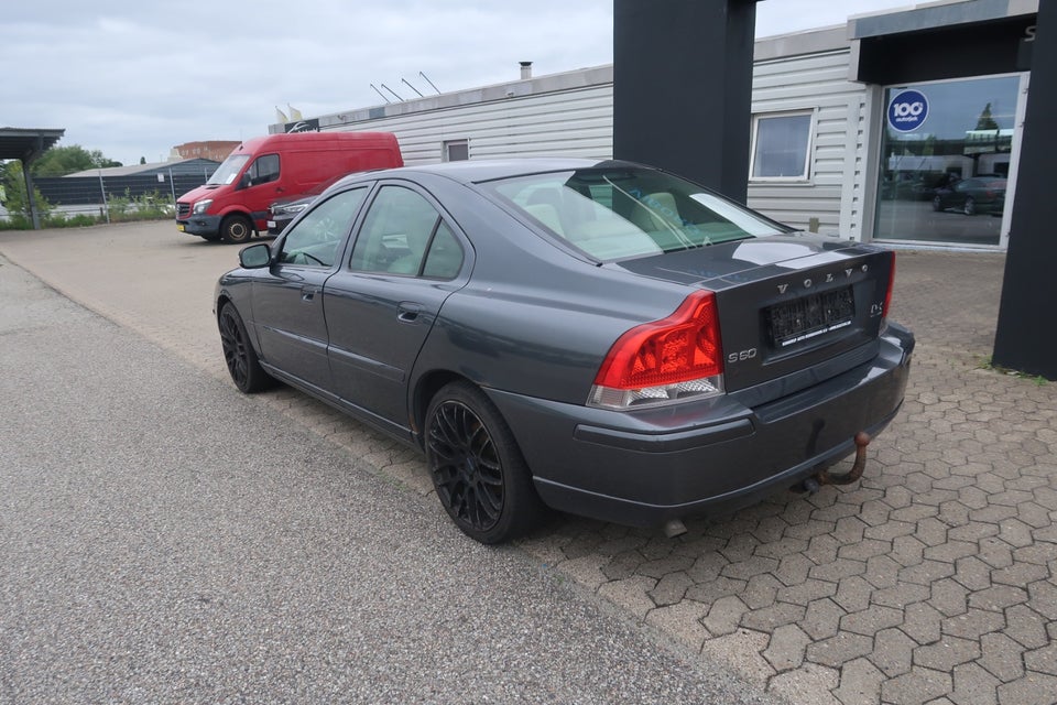 Volvo S60 2,4 140 Kinetic 4d