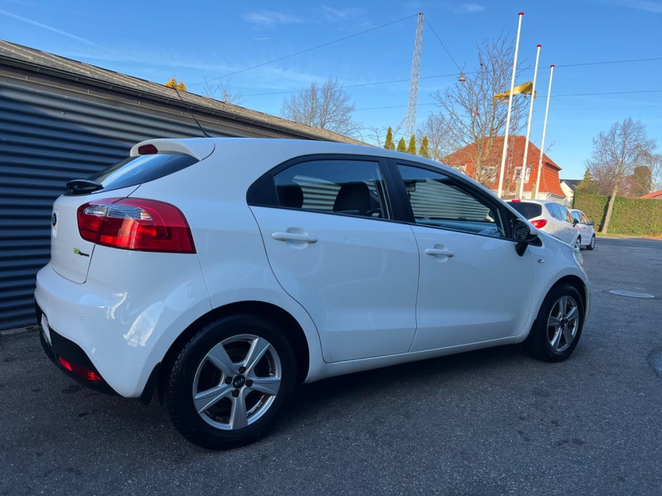 Kia Rio 1,1 CRDi 75 Limited 5d