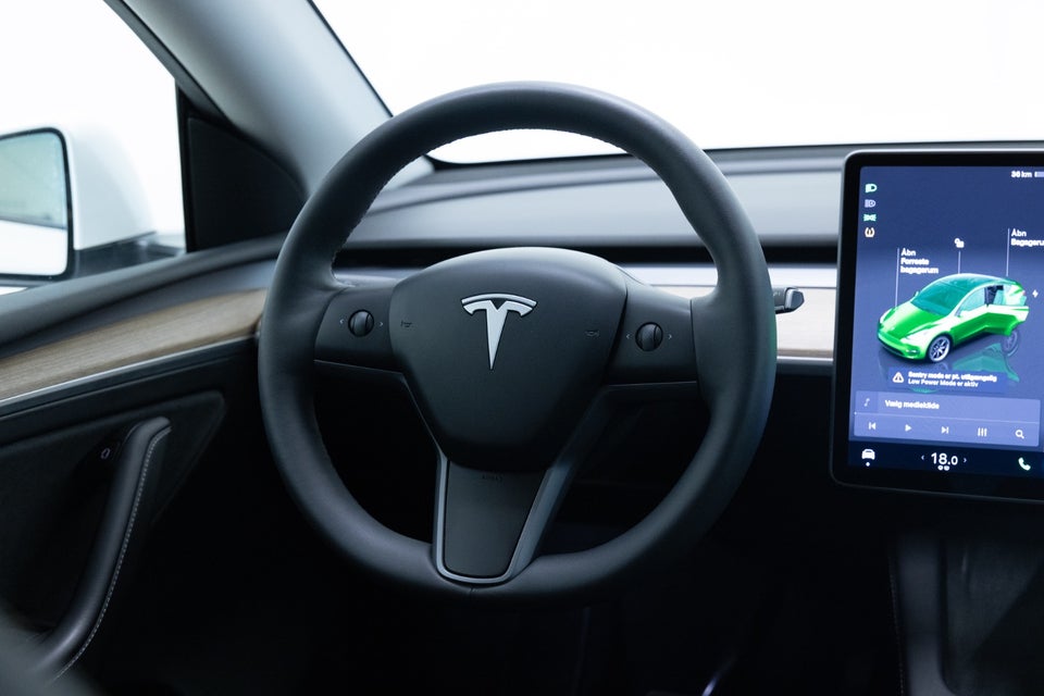 Tesla Model Y RWD 5d
