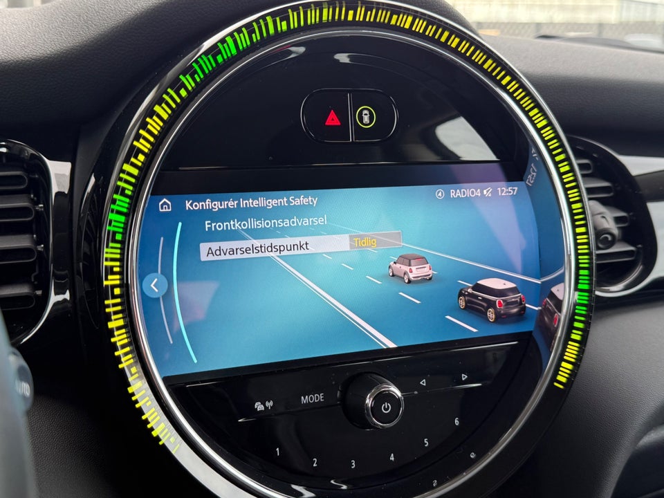 MINI Cooper SE Essential 3d