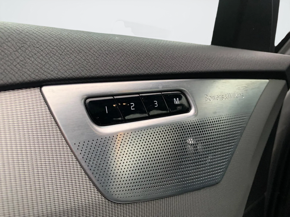 Volvo XC90 2,0 D5 235 R-Design aut. AWD 5d