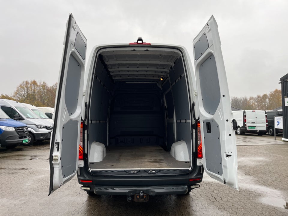 Mercedes Sprinter 319 3,0 CDi A2 Kassevogn aut. RWD