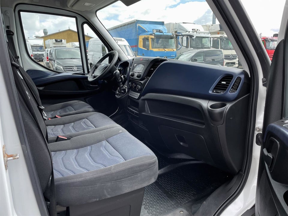 Iveco Daily 2,3 35S16 16m³ Van