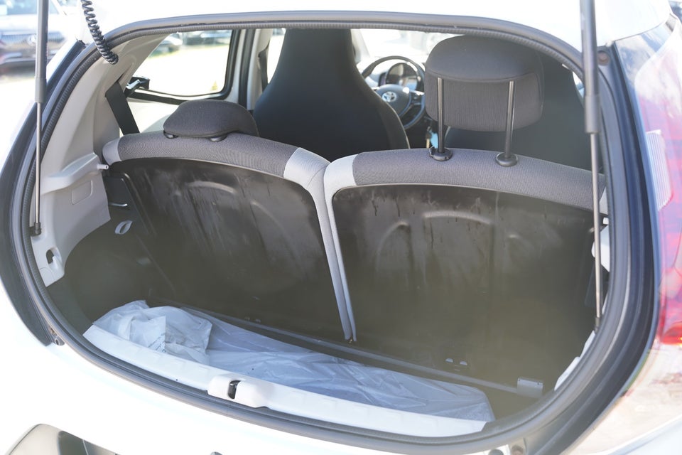 Toyota Aygo 1,0 VVT-i x-play 5d