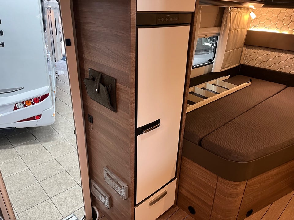 Fiat Knaus 2,3 650MF Live Wave aut. 2d