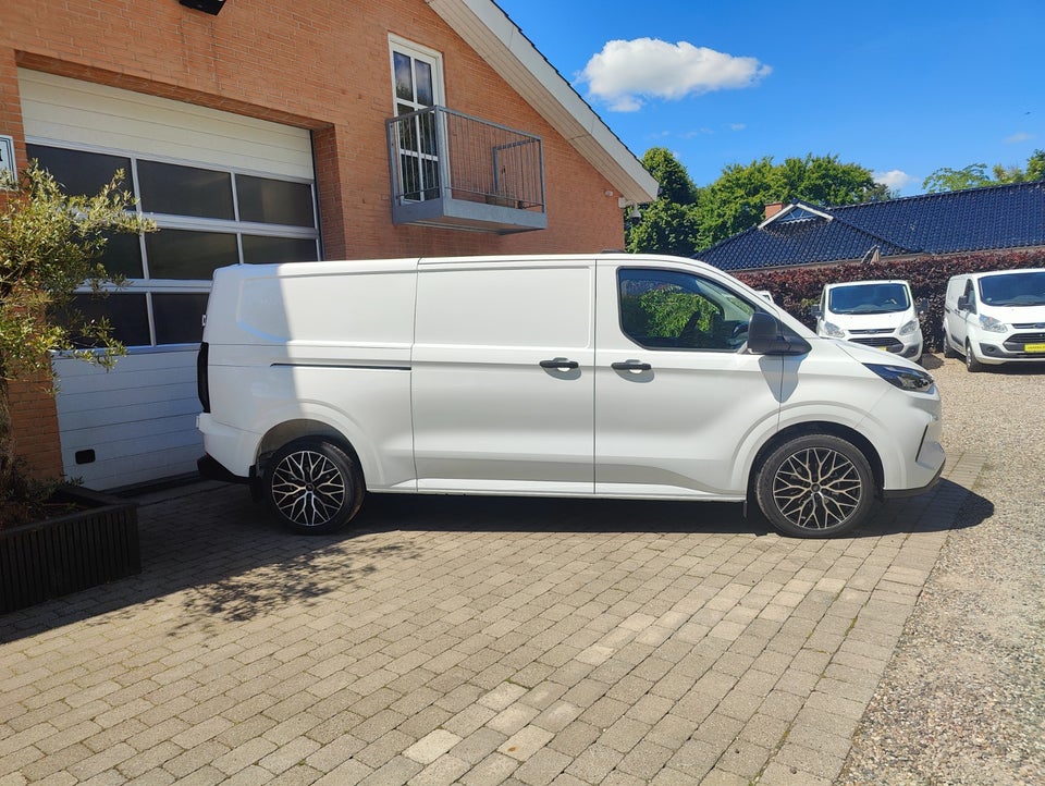 Ford Transit Custom 300L 2,0 EcoBlue Trend aut.