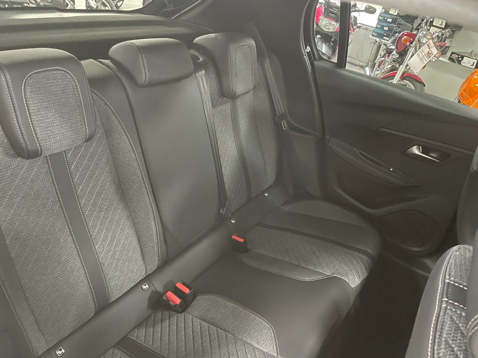 Peugeot 208 1,2 PureTech 100 Precision Pack 5d