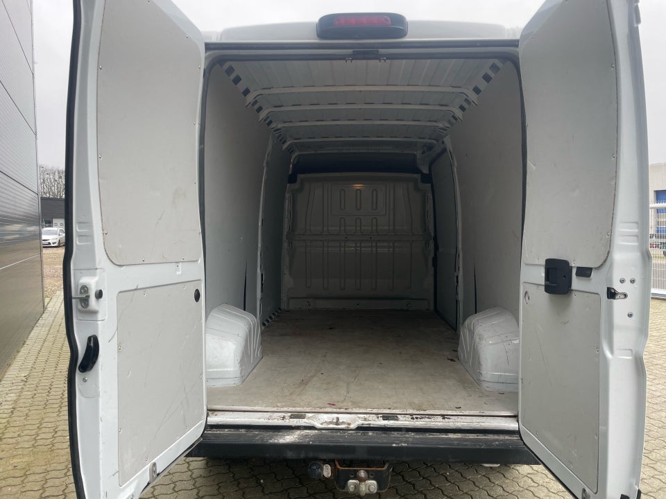 Peugeot Boxer 333 2,2 BlueHDi 140 L3H2 Premium