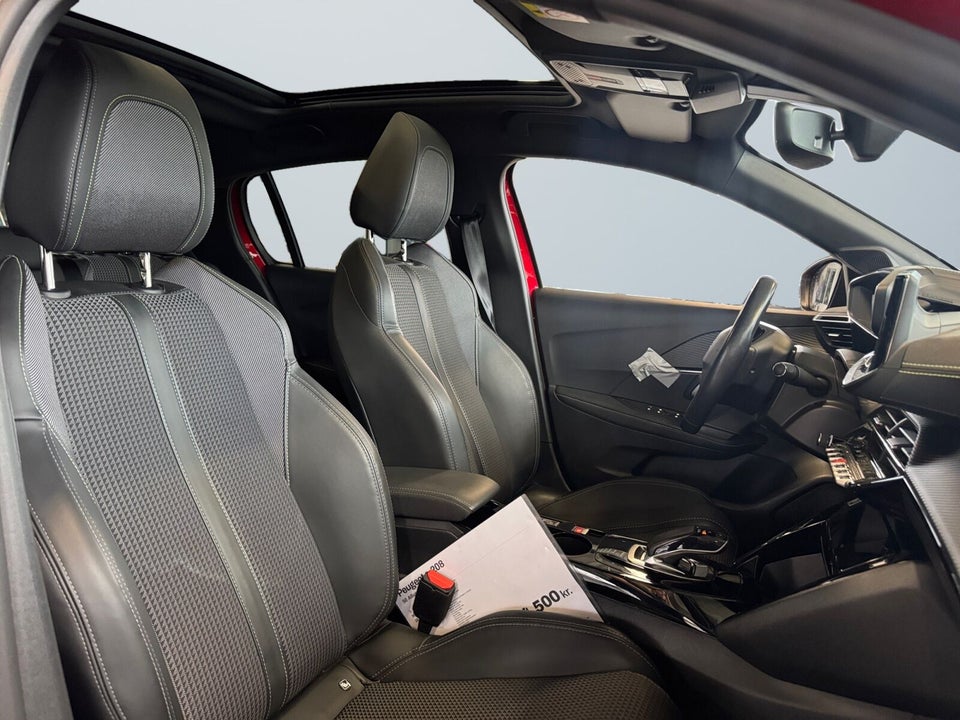 Peugeot e-208 50 GT 5d
