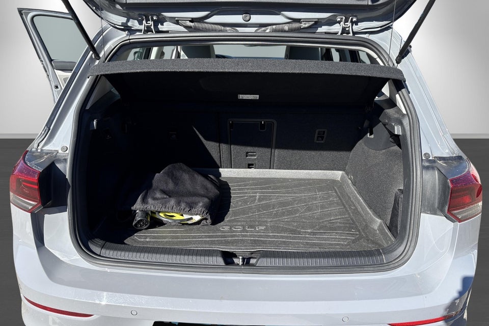 VW Golf VIII 1,4 eHybrid DSG 5d