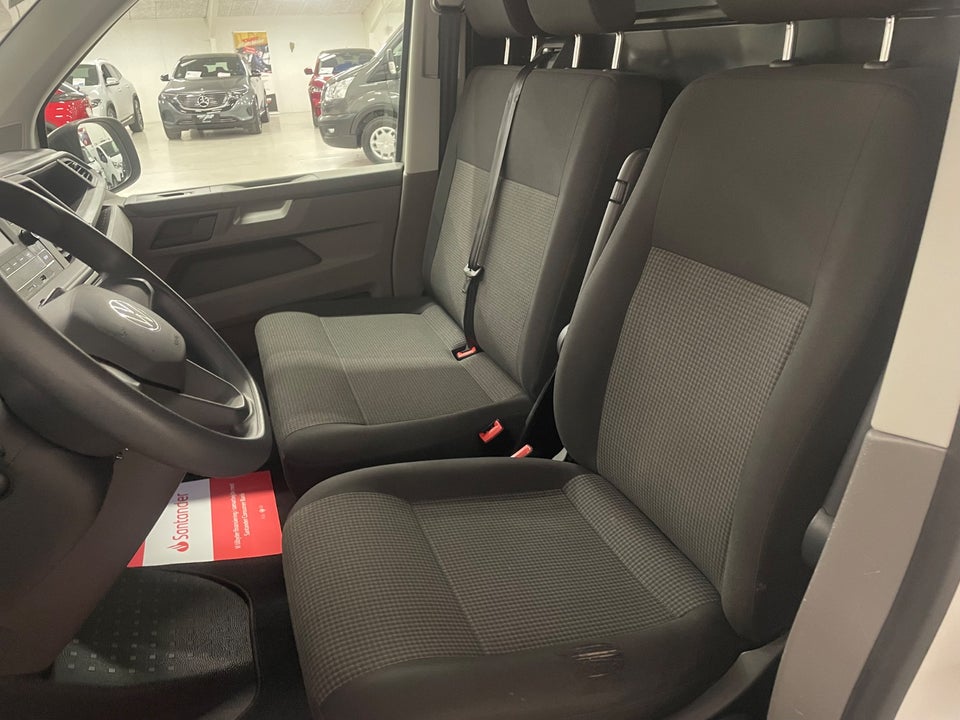 VW Transporter 2,0 TDi 110 Kassevogn lang