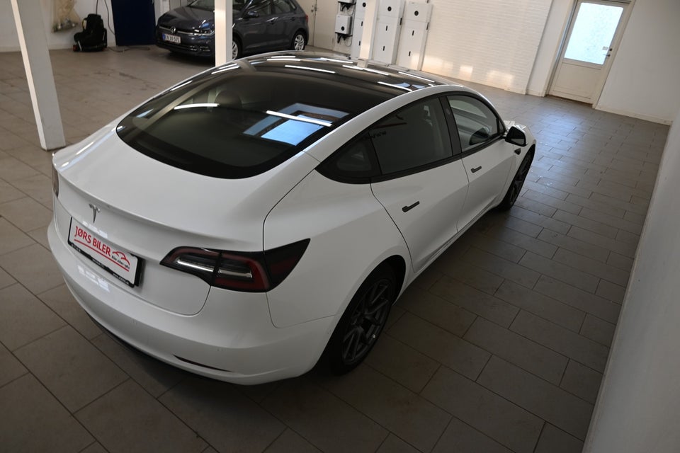 Tesla Model 3 Standard Range+ RWD 4d
