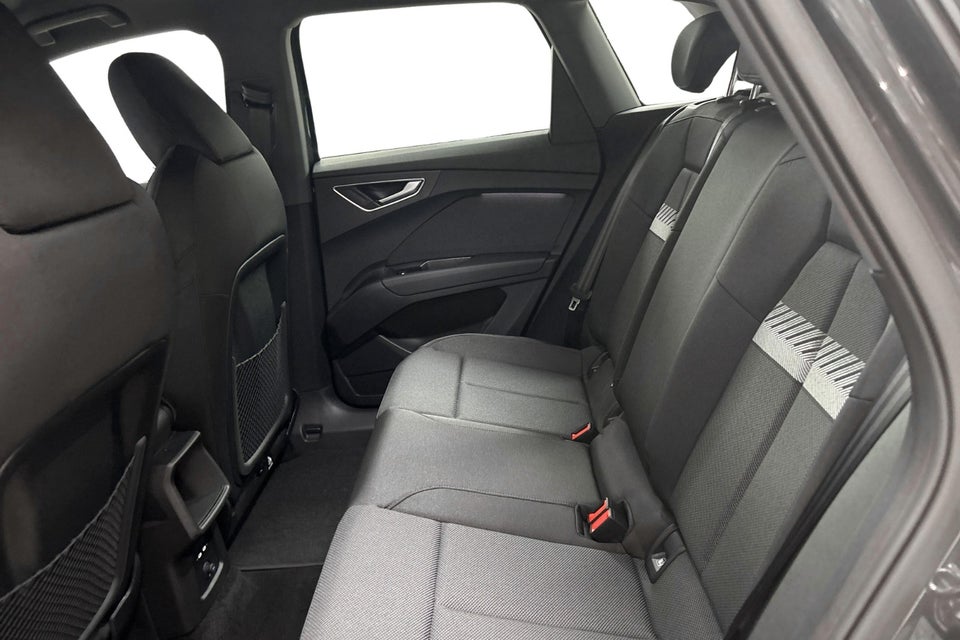 Audi Q4 e-tron performance 5d