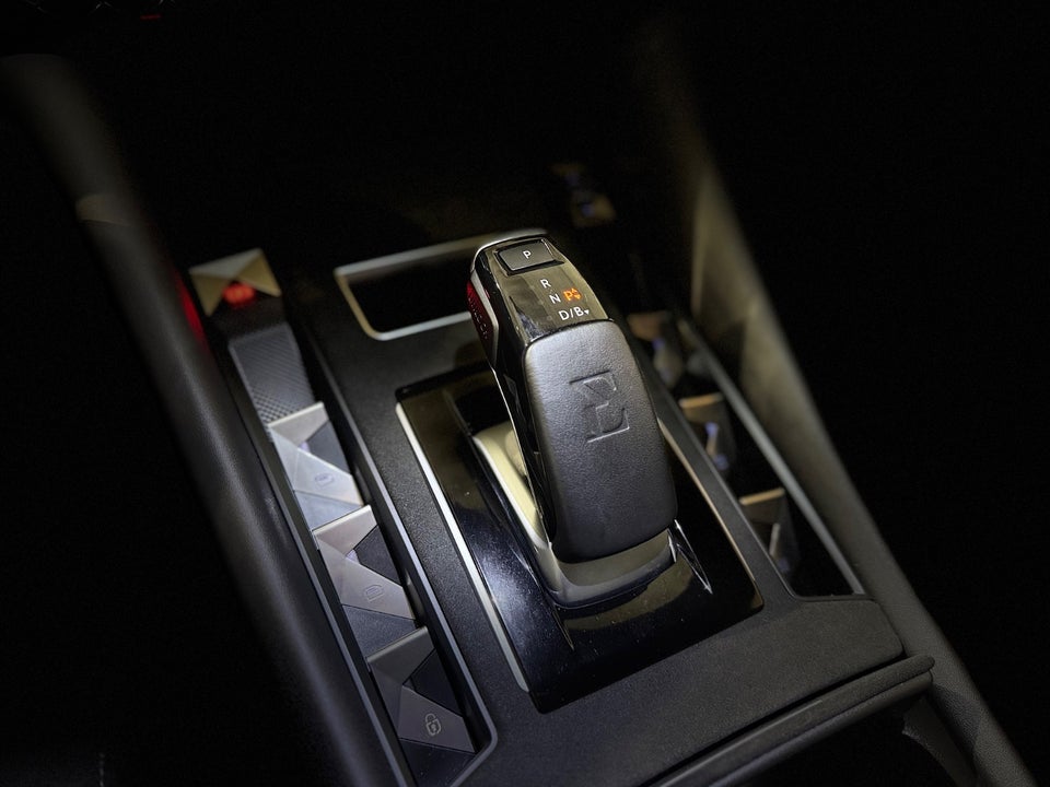 DS DS 9 1,6 E-Tense Performance Line+ EAT8 4d