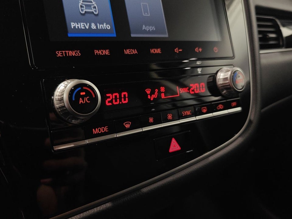 Mitsubishi Outlander 2,4 PHEV Limited CVT 4WD 5d