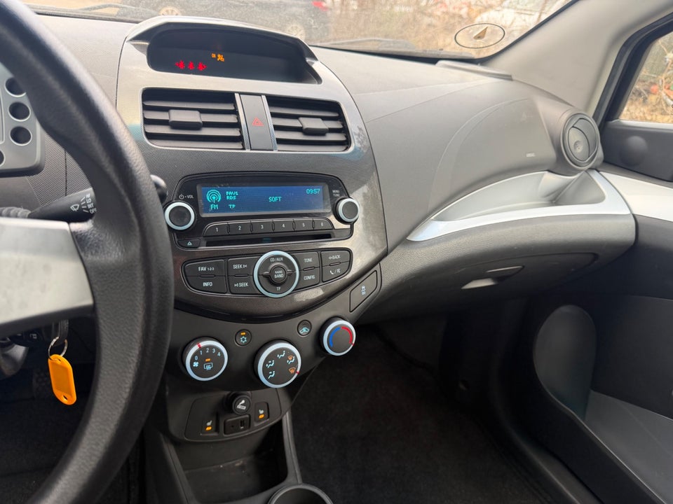 Chevrolet Spark 1,0 LT 5d