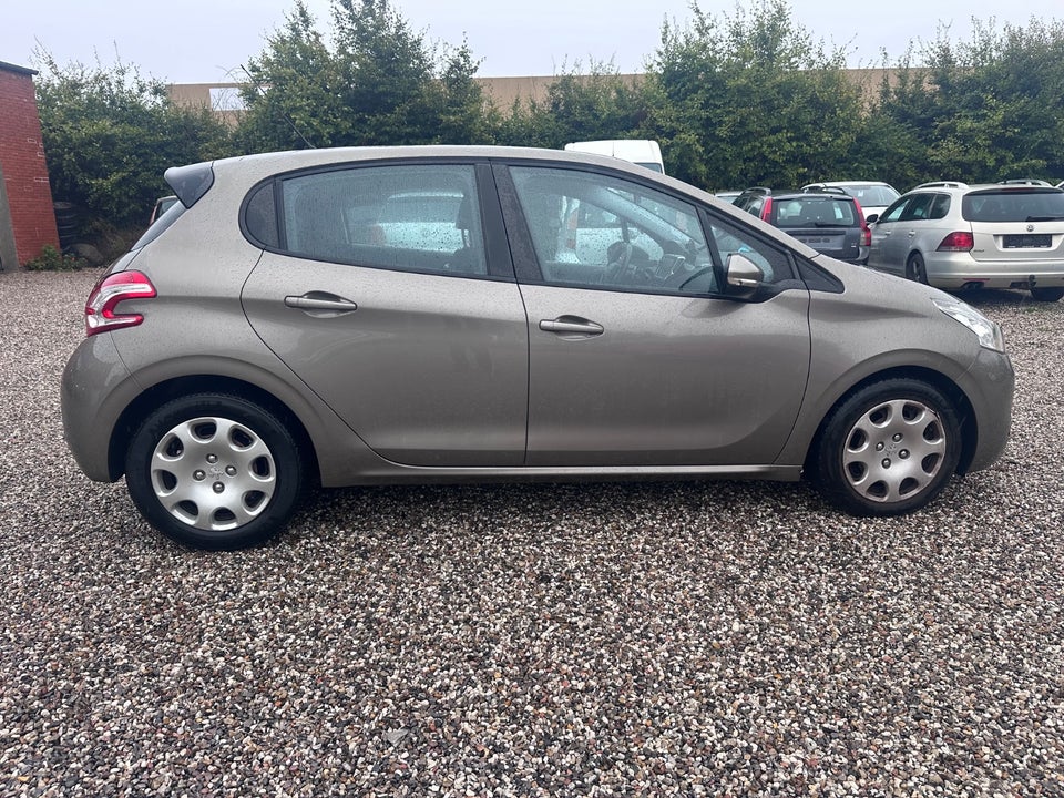 Peugeot 208 1,4 e-HDi 68 Access ESG 5d