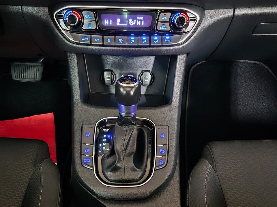 Hyundai i30 1,4 T-GDi Premium stc. DCT 5d