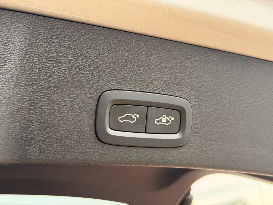 Volvo XC40 ReCharge Extended Range Core 5d