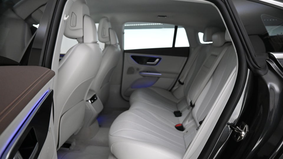 Mercedes EQE350+ 4d