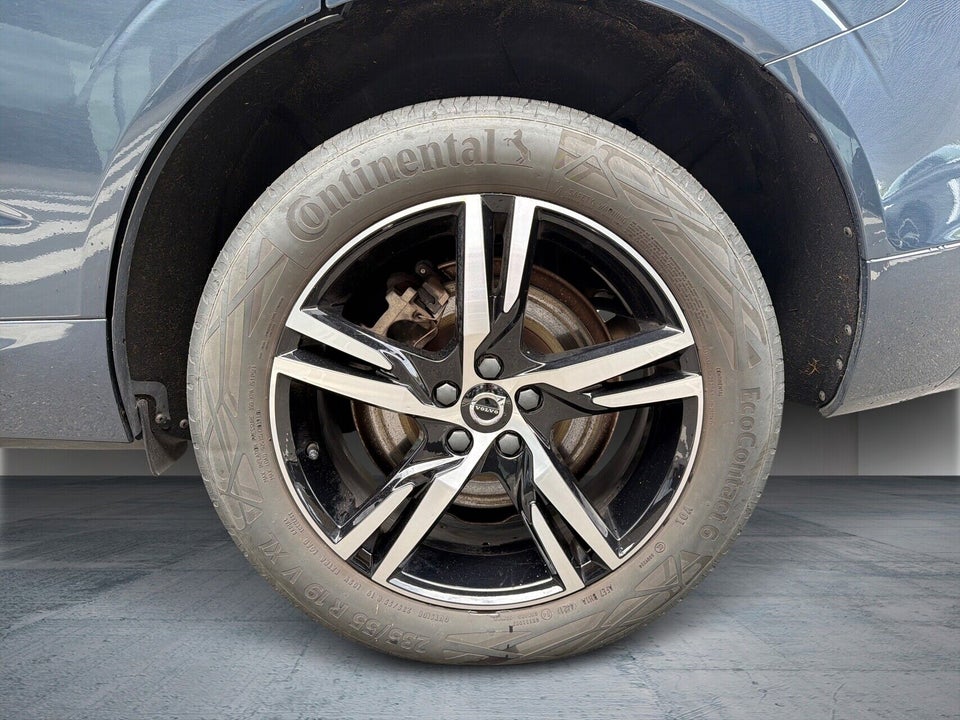 Volvo XC60 2,0 T6 ReCharge R-Design aut. AWD 5d