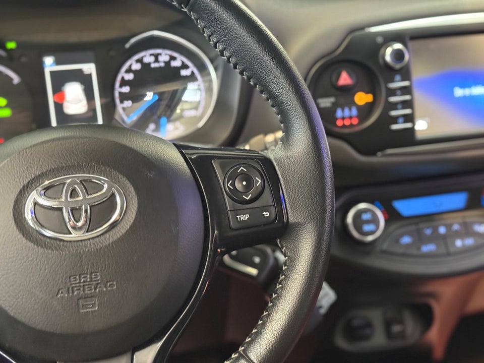 Toyota Yaris 1,5 Hybrid CHIC e-CVT 5d