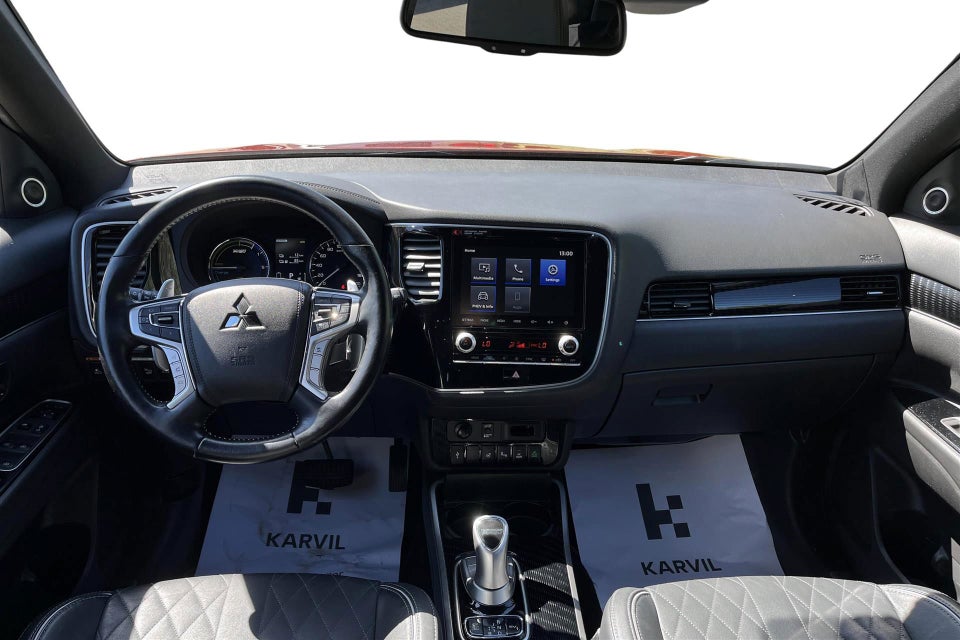 Mitsubishi Outlander 2,4 PHEV Luxury CVT 4WD 5d