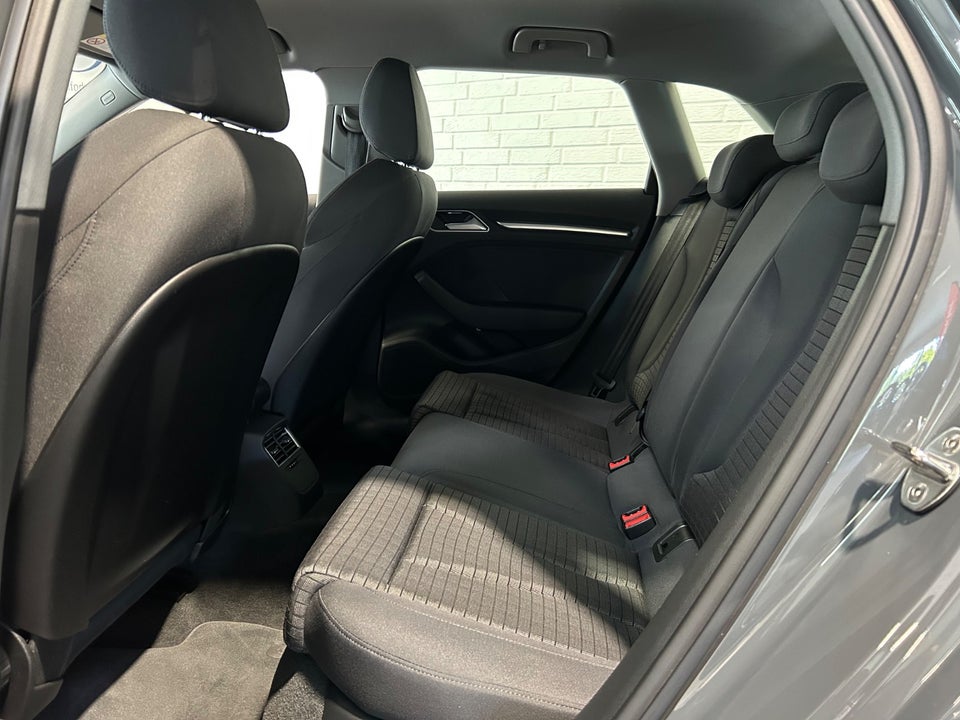 Audi A3 40 TFSi e Sportback S-tr. 5d