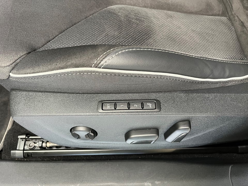 Skoda Enyaq 85x iV Sportline Maxx 5d