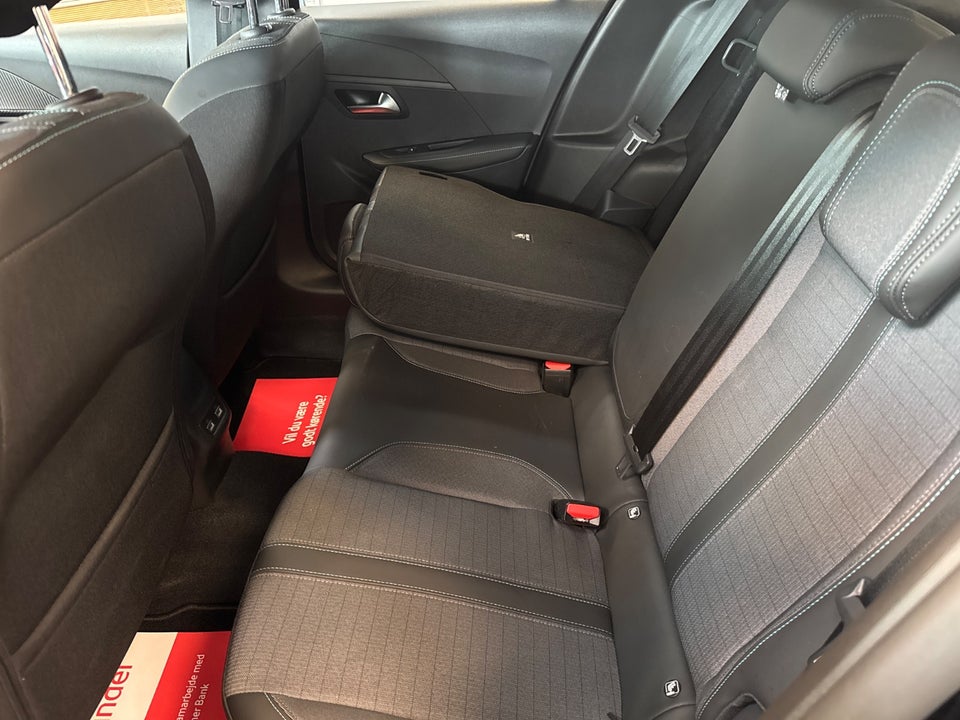 Peugeot 208 1,2 PureTech 100 Allure EAT8 5d