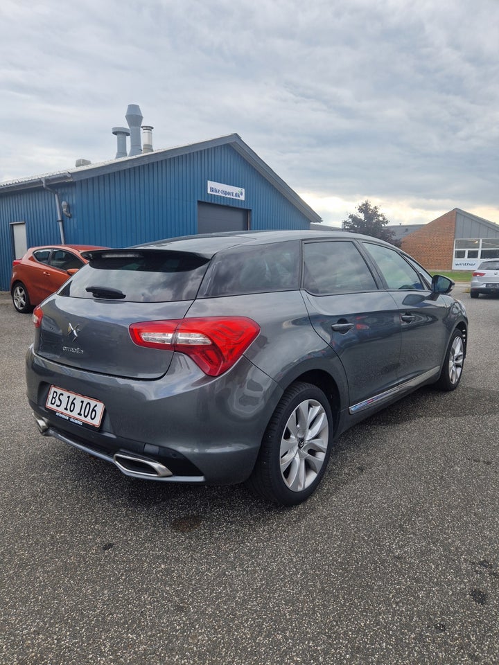 Citroën DS5 1,6 e-HDi 112 Style E6G 5d